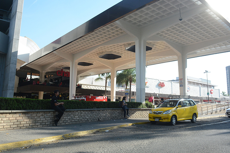 CAMBIO. El lugar surgió como una alternativa para las personas que hacían sus compras en el Centro de Guadalajara. (Foto: Mónika Neufeld)